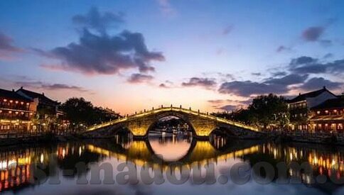亚洲qingse中文字幕-亚洲qingse文化的多元视角，中文字幕下的细腻情感